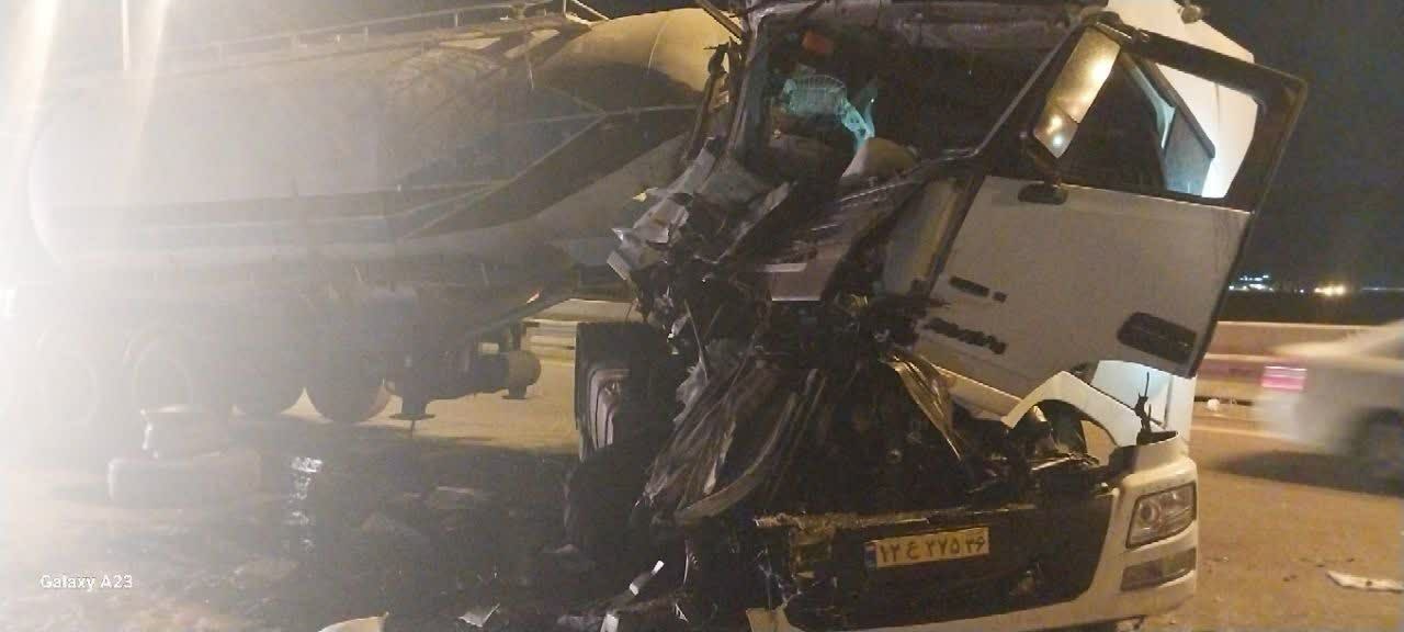 تصادف دو خودرو سنگین در بزرگراه مشهد _ باغچه یک کشته برجای گذاشت (یکم مرداد ۱۴۰۳) تصادف دو خودرو سنگین در بزرگراه مشهد _ باغچه یک کشته برجای گذاشت (یکم مرداد ۱۴۰۳)