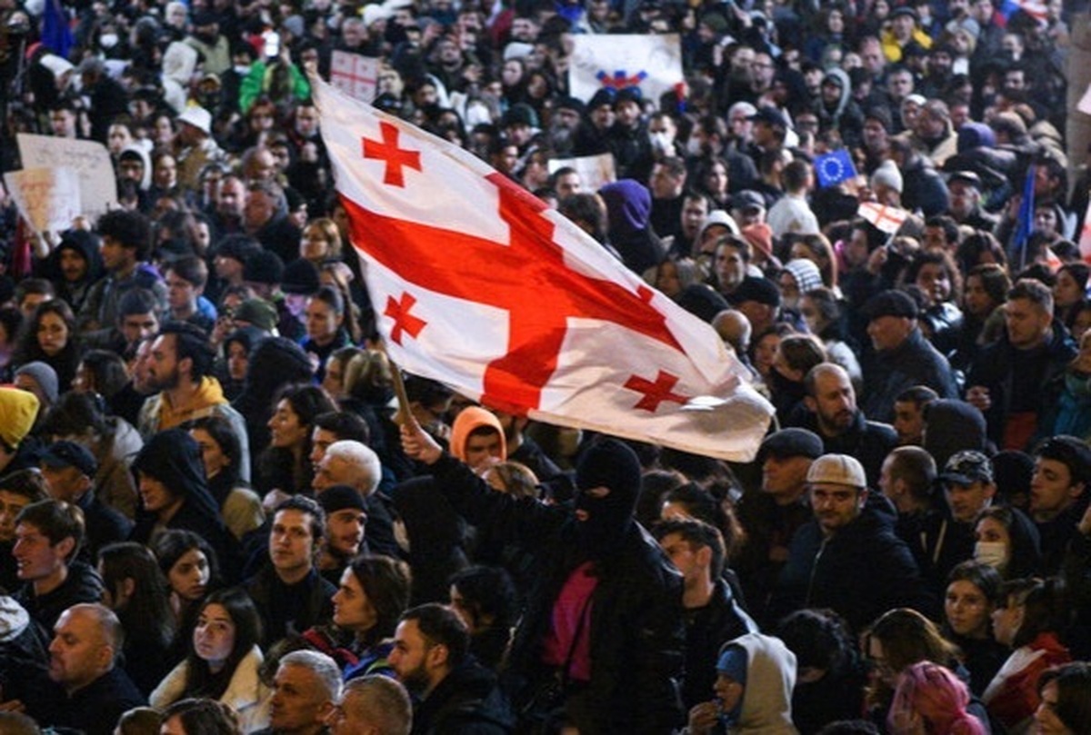 وزیر خارجه آمریکا گفت این کشور کمک مالی به گرجستان را در واکنش به به تصویب لایحه مربوط به عوامل خارجی در پارلمان گرجستان، تعلیق کرد.