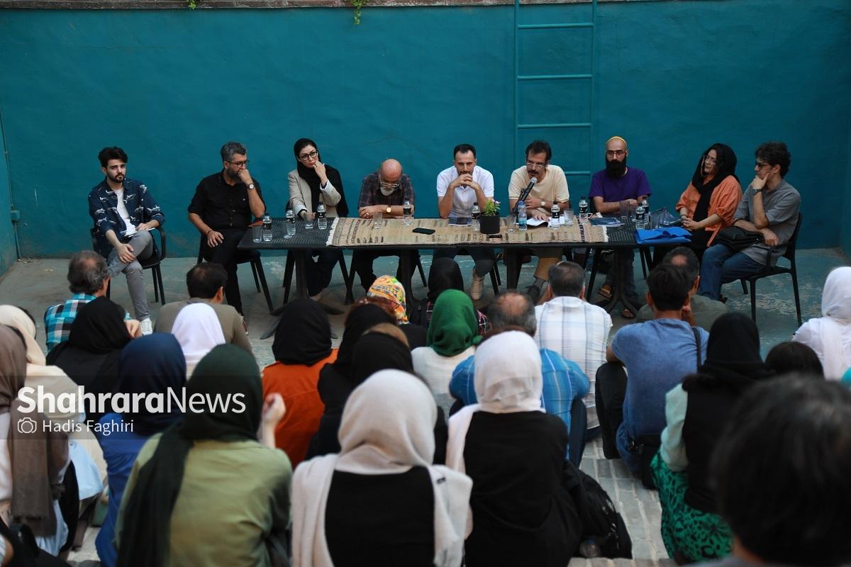 رونمایی از کتاب «دیو و دیوانگی» کلاهیاهری در مشهد رونمایی از کتاب «دیو و دیوانگی» کلاهیاهری در مشهد