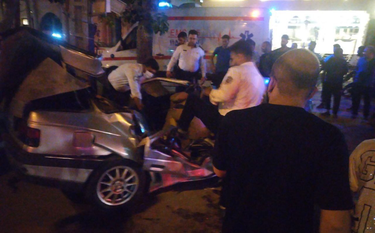 برخورد خودرو با درخت در شاندیز مشهد، ۶ کشته و مصدوم بر جای گذاشت برخورد خودرو با درخت در شاندیز مشهد، ۶ کشته و مصدوم بر جای گذاشت