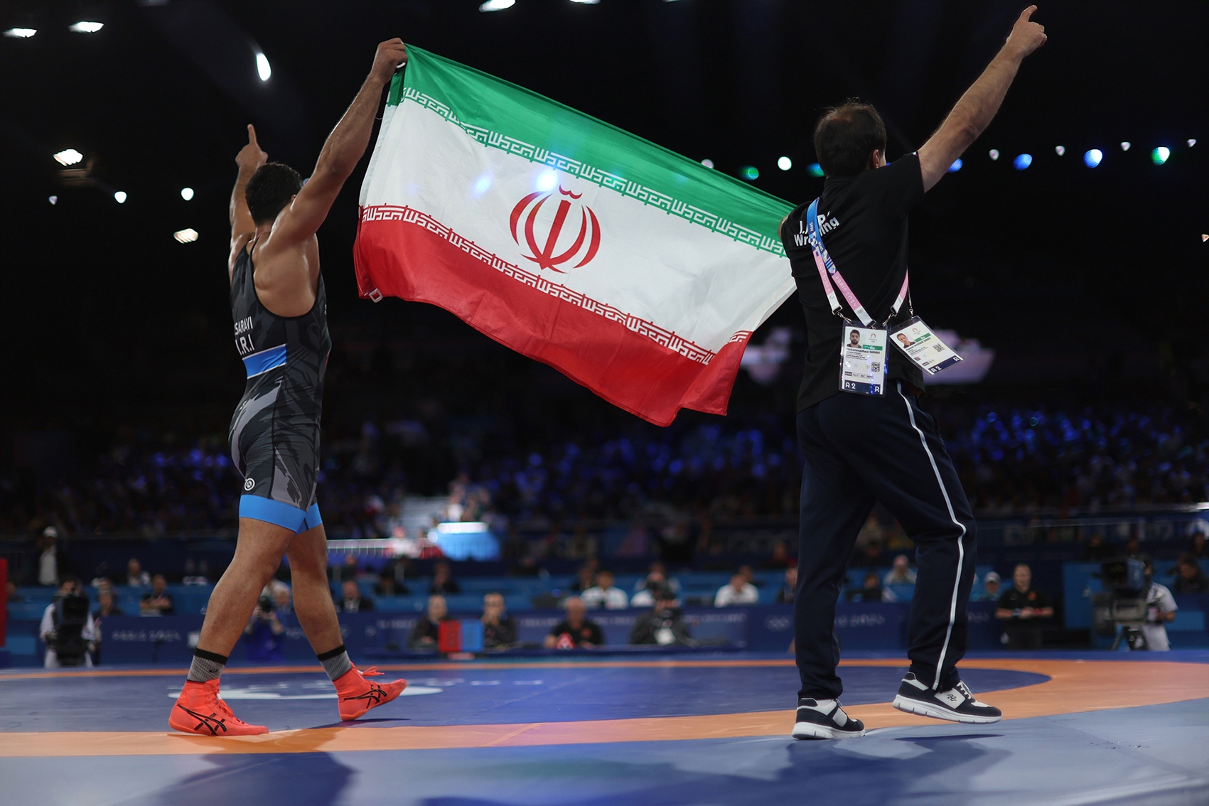 دبیر: طلاییهای کشتی بالای ۱۰۰ میلیارد تومان پاداش میگیرند! دبیر: طلاییهای کشتی بالای ۱۰۰ میلیارد تومان پاداش میگیرند!