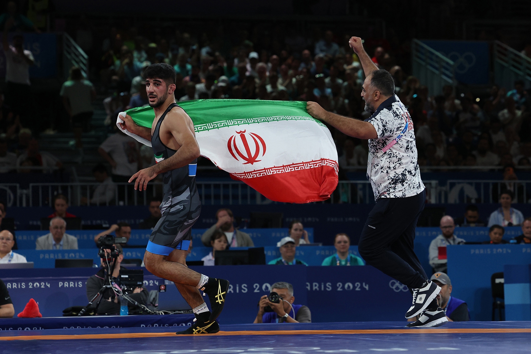 دبیر: طلاییهای کشتی بالای ۱۰۰ میلیارد تومان پاداش میگیرند! دبیر: طلاییهای کشتی بالای ۱۰۰ میلیارد تومان پاداش میگیرند!