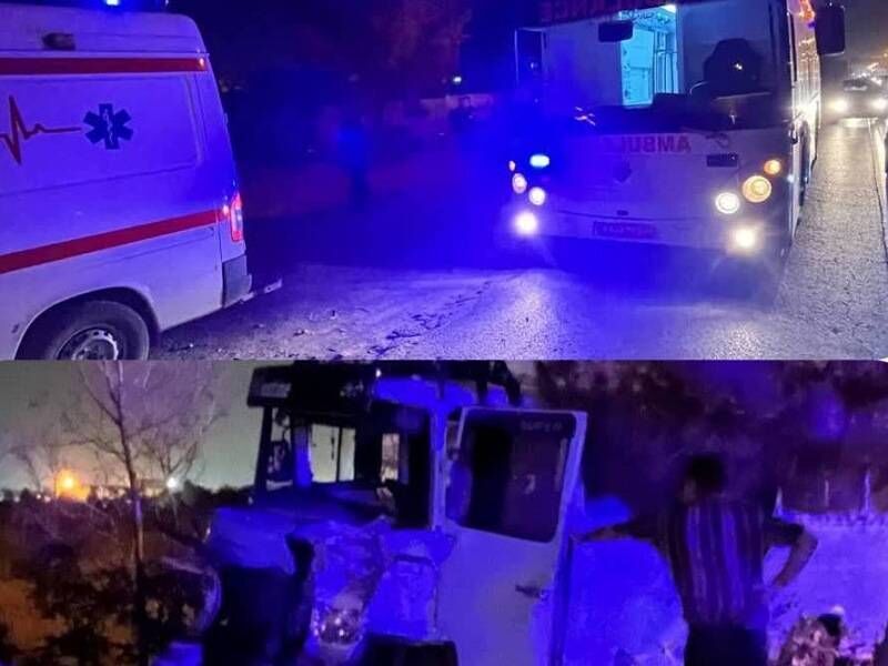 مصدومیت ۱۰ نفر براثر واژگونی مینیبوس در جاده گلبهار - مشهد + عکس مصدومیت ۱۰ نفر براثر واژگونی مینیبوس در جاده گلبهار - مشهد + عکس