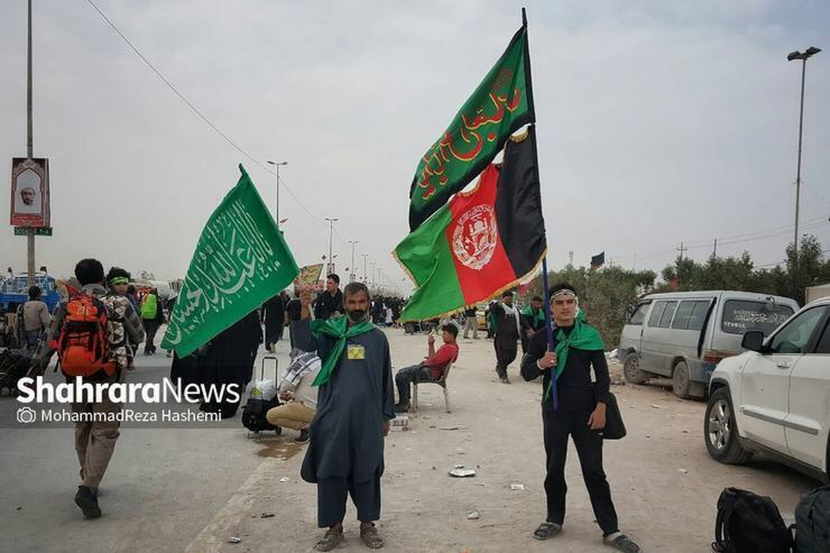 فرماندار تایباد گفت: حسینیه سردار سلیمانی در مرز زمینی دوغارون با هزار و ۷۰۰ متر مربع زیربنا و زیر‌ساخت‌های لازم برای ورود زائران افغانستانی آماده خدمت‌رسانی شده است. با مذاکرات انجام گرفته با مقامات افغانستانی تا جایی که امکان داشته باشد از ناوگان حمل و نقل افغانستان برای عزیمت زائران از مرز دوغارون تا مرز چذابه استفاده خواهد شد.