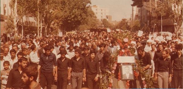خضابی خوش‌تر از خون نیست مردان خدایی را*