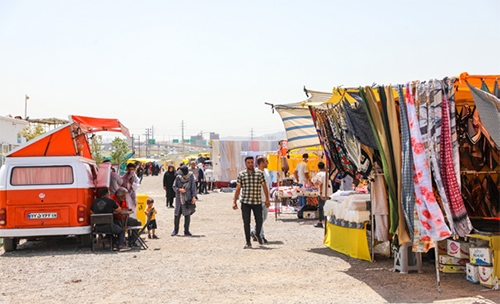 زمین «روز بازار» بهزودی آسفالت میشود زمین «روز بازار» بهزودی آسفالت میشود