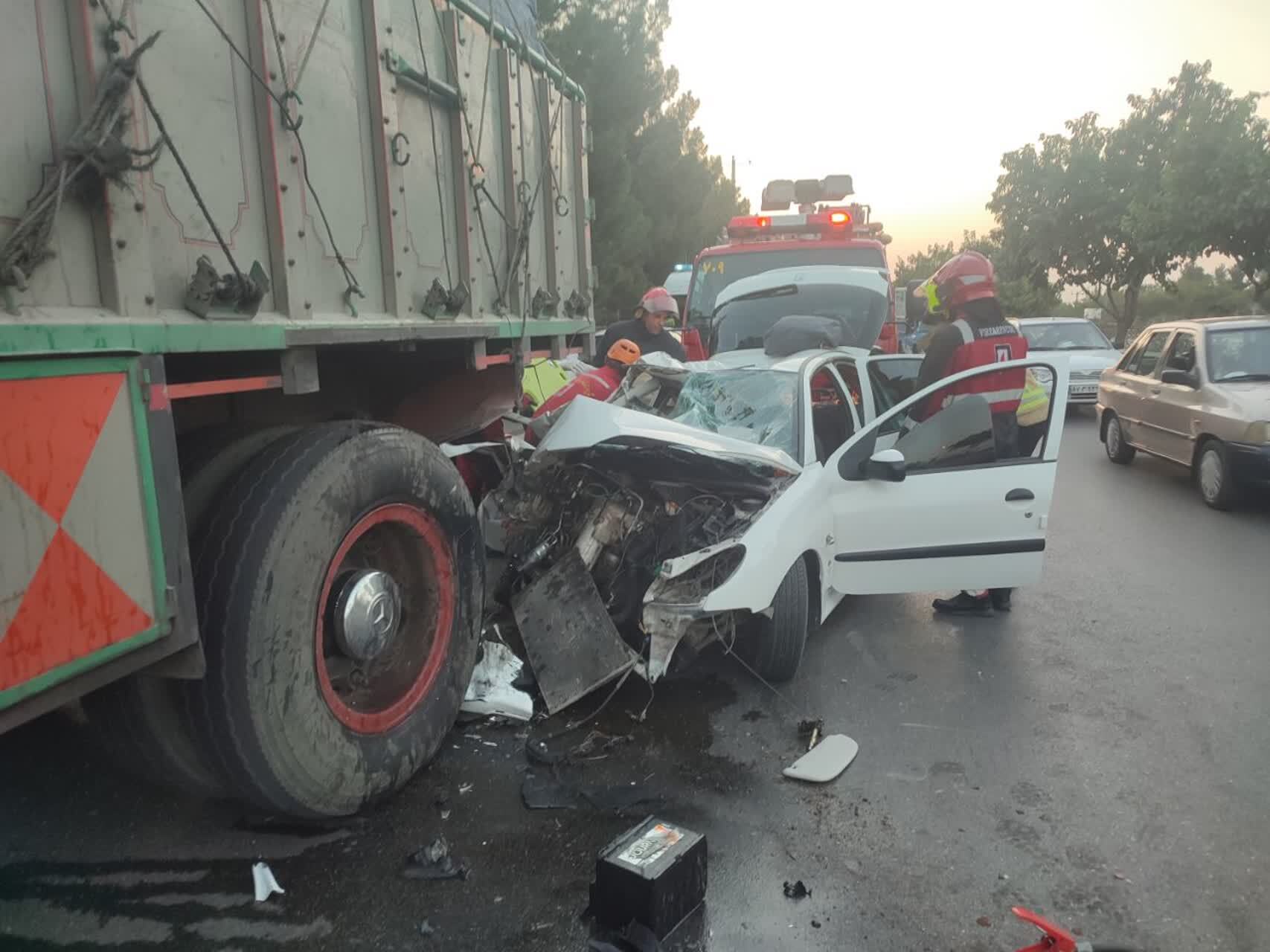 برخورد بنز ۱۰ تن و یک دستگاه سواری ۲۰۶ حادثه آفرید (۶ مرداد ۱۴۰۳) برخورد بنز ۱۰ تن و یک دستگاه سواری ۲۰۶ حادثه آفرید (۶ مرداد ۱۴۰۳)