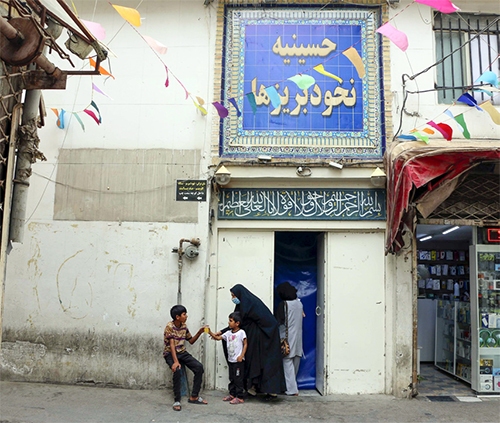 کوچهای با عطر نخود و کشمش سوغاتی کوچهای با عطر نخود و کشمش سوغاتی