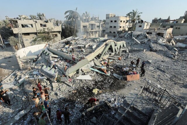 درگیریهای شدید میان نیروهای مقاومت و اشغالگران در خانیونس درگیریهای شدید میان نیروهای مقاومت و اشغالگران در خانیونس