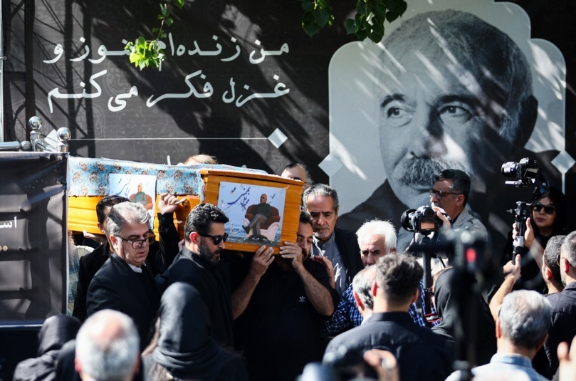 مراسم تشییع پیکر «محمدعلی بهمنی» آغاز شد (۱۱ شهریور ۱۴۰۳) + فیلم و عکس مراسم تشییع پیکر «محمدعلی بهمنی» آغاز شد (۱۱ شهریور ۱۴۰۳) + فیلم و عکس