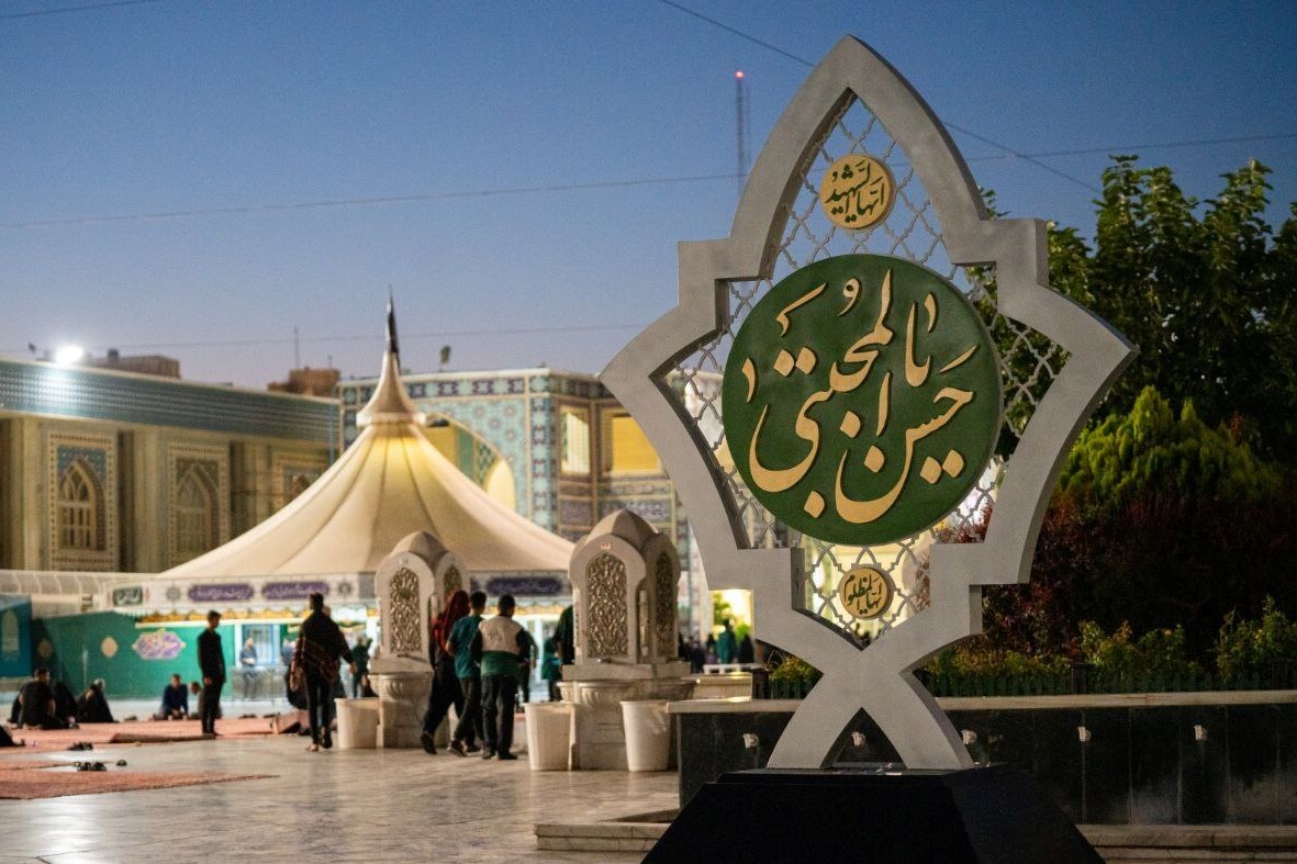 نصب المان نام مبارک امام حسن(ع) در حرم رضوی + تصاویر