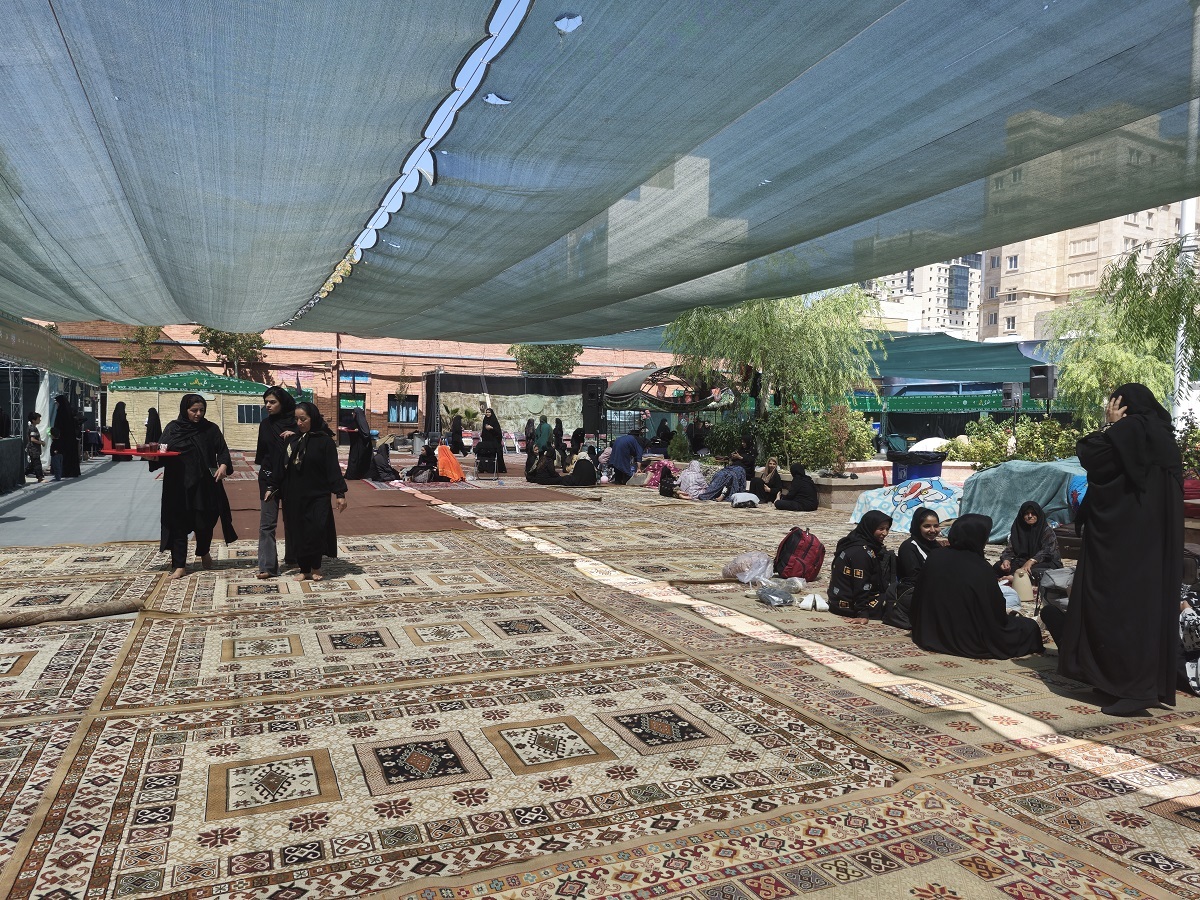 رقابت برای خدمت | موکب دخترانه نجمه (س) پناهی برای بانوان زائران + فیلم رقابت برای خدمت | موکب دخترانه نجمه (س) پناهی برای بانوان زائران + فیلم