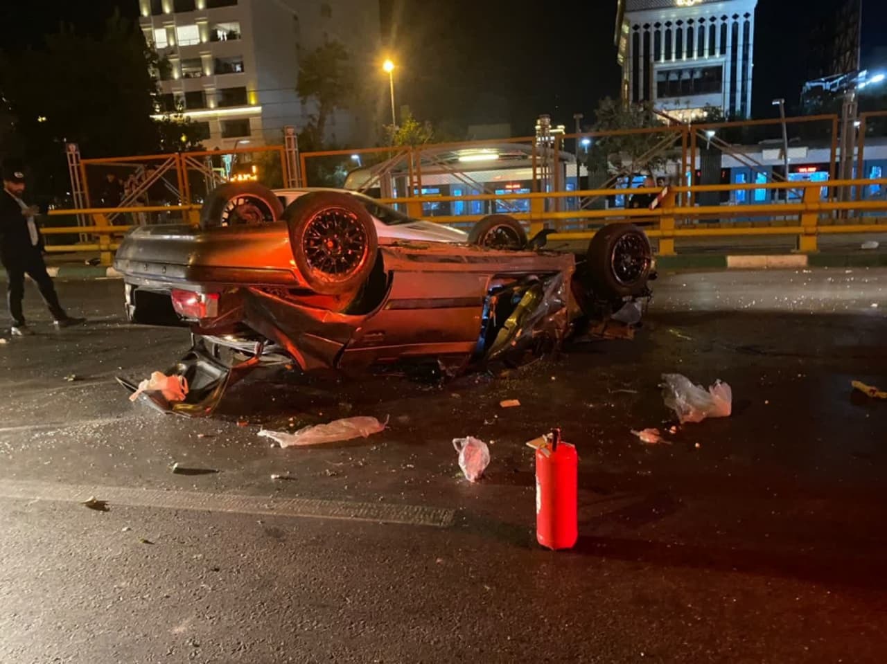 مصدومیت ۲ نفر بر اثر تصادف عجیب پژو پارس در بلوار وکیل آباد مشهد (۱۴ شهریور ۱۴۰۳) مصدومیت ۲ نفر بر اثر تصادف عجیب پژو پارس در بلوار وکیل آباد مشهد (۱۴ شهریور ۱۴۰۳)