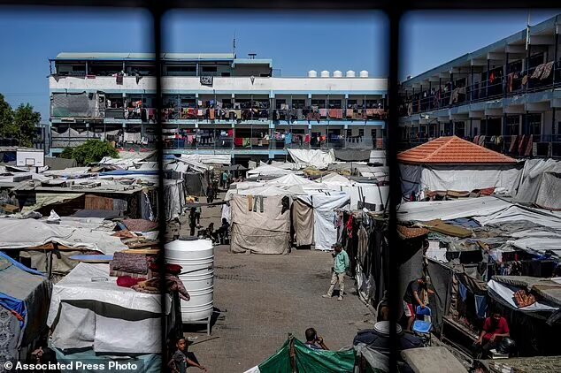 دانشآموزان غزه دومین سال تحصیلی بدون مدرسه را آغاز کردند دانشآموزان غزه دومین سال تحصیلی بدون مدرسه را آغاز کردند