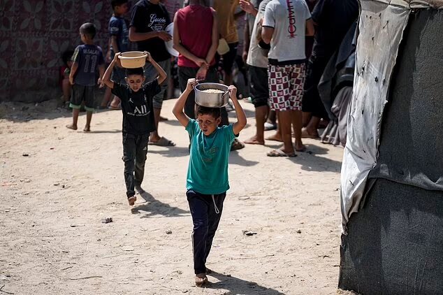 دانشآموزان غزه دومین سال تحصیلی بدون مدرسه را آغاز کردند دانشآموزان غزه دومین سال تحصیلی بدون مدرسه را آغاز کردند