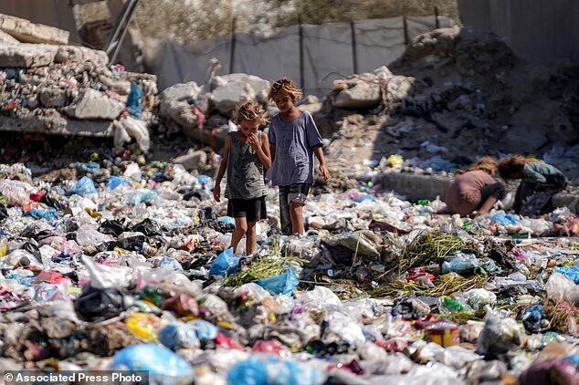 دانشآموزان غزه دومین سال تحصیلی بدون مدرسه را آغاز کردند دانشآموزان غزه دومین سال تحصیلی بدون مدرسه را آغاز کردند