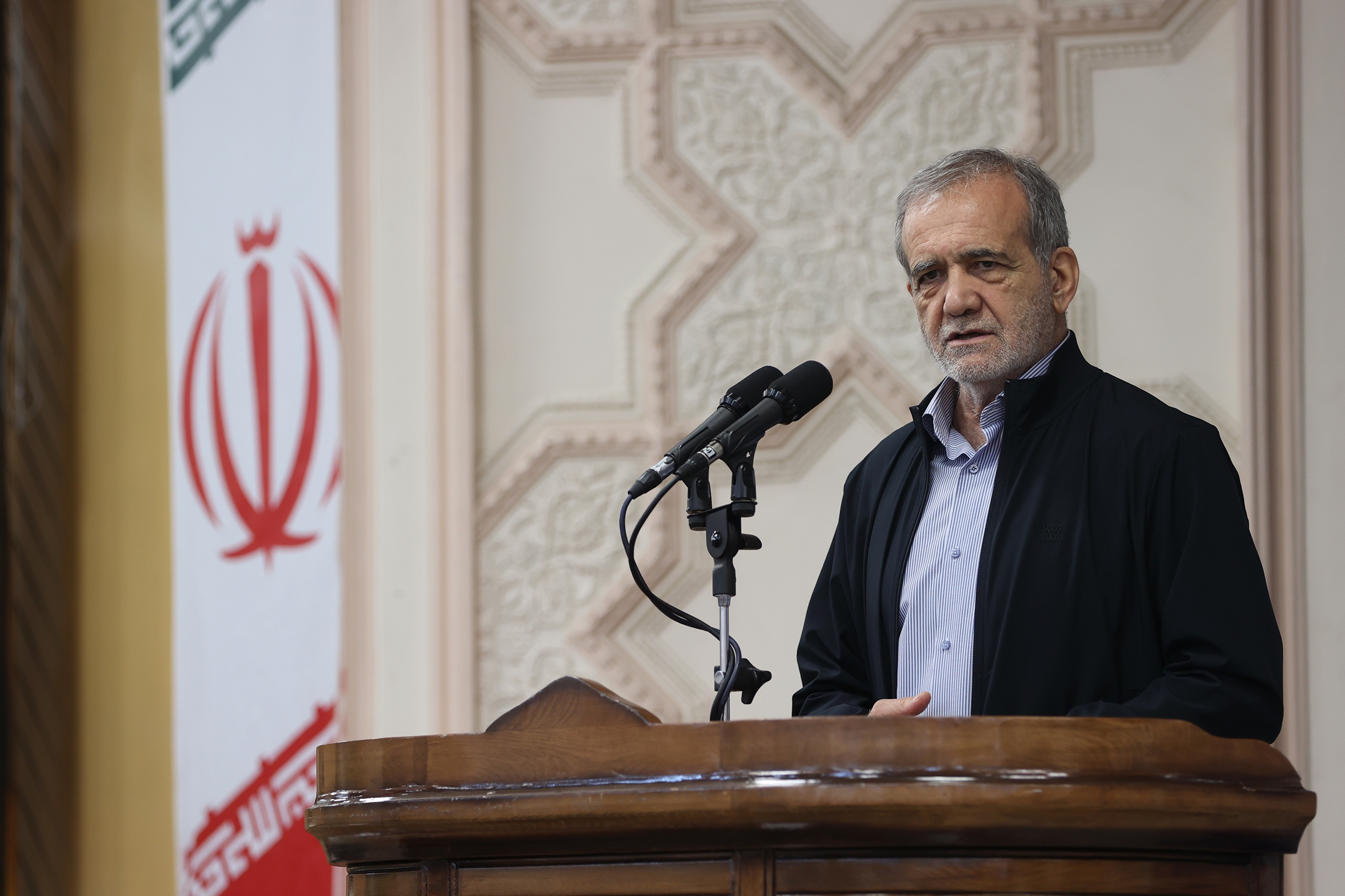 پزشکیا: وزارت اطلاعات باید ارتقای امنیت و حفظ سرمایههای مادی و معنوی کشور را در نظر بگیرد پزشکیا: وزارت اطلاعات باید ارتقای امنیت و حفظ سرمایههای مادی و معنوی کشور را در نظر بگیرد