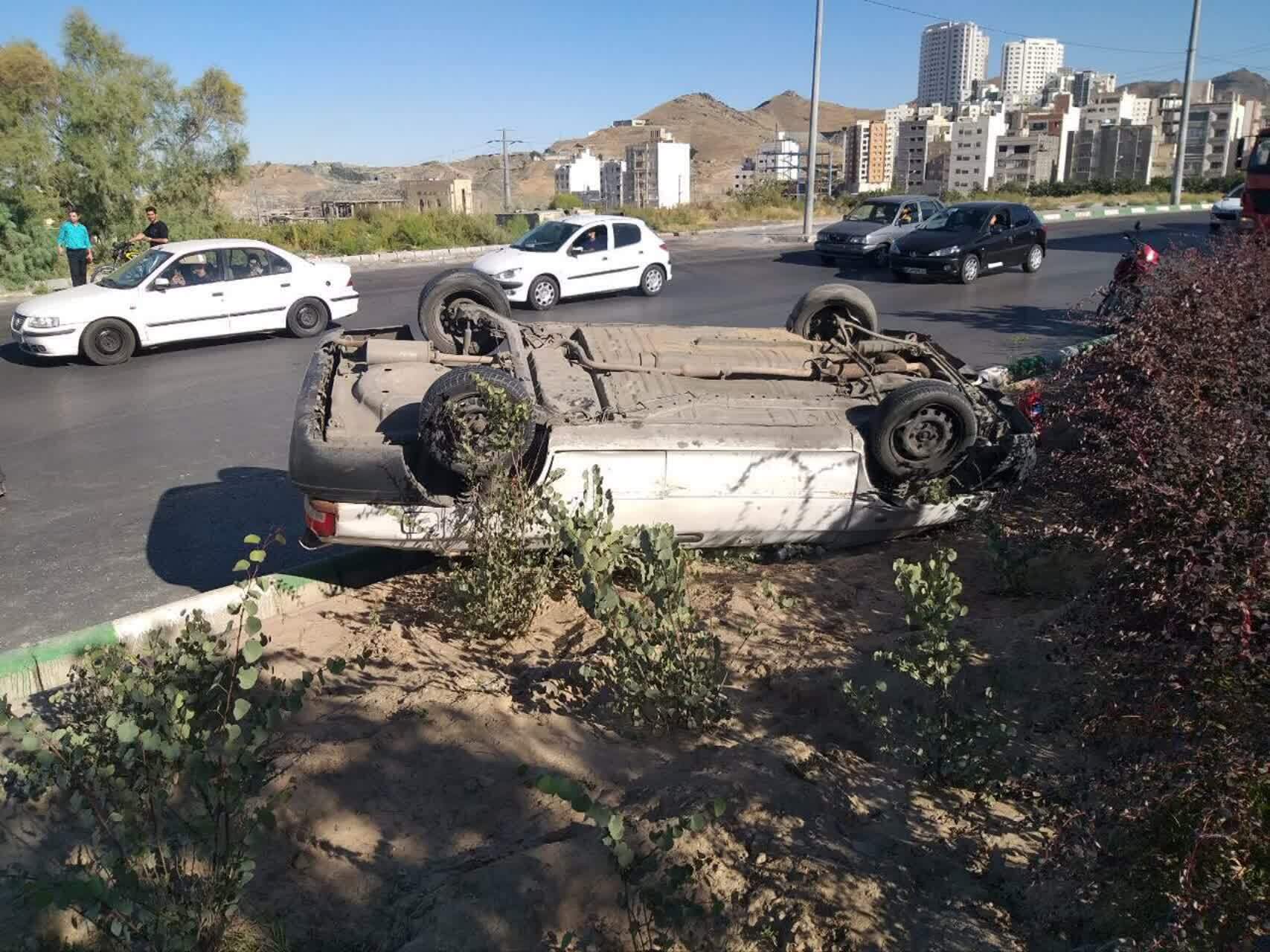 واژگونی دو خودرو در مشهد سه مصدوم برجای گذاشت (۲۱ شهریور ۱۴۰۳) واژگونی دو خودرو در مشهد سه مصدوم برجای گذاشت (۲۱ شهریور ۱۴۰۳)