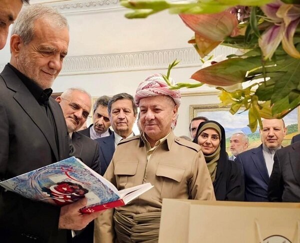 هدیه مسعود بارزانی به پزشکیان چه بود؟ هدیه مسعود بارزانی به پزشکیان چه بود؟