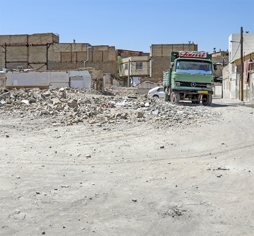 قفل بیستساله زمینهای رها شده در محله مهرآباد مشهد باز شد قفل بیستساله زمینهای رها شده در محله مهرآباد مشهد باز شد