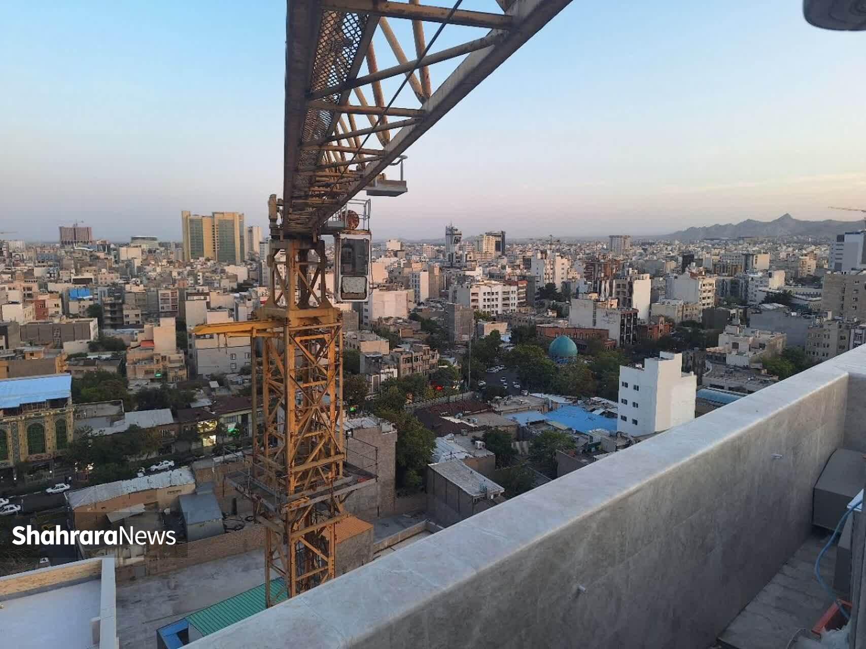 عملیات حساس آتشنشانان مشهدی برای نجات جان شهروند معلق در ارتفاع ۳۵ متری(۲۷ شهریور ۱۴۰۳) عملیات حساس آتشنشانان مشهدی برای نجات جان شهروند معلق در ارتفاع ۳۵ متری(۲۷ شهریور ۱۴۰۳)