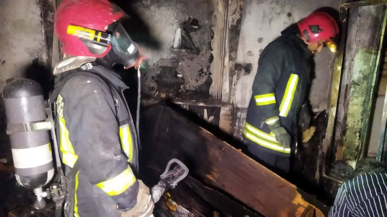 آتشسوزی منزل مسکونی در خیابان کوهسنگی مشهد+تصاویر آتشسوزی منزل مسکونی در خیابان کوهسنگی مشهد+تصاویر