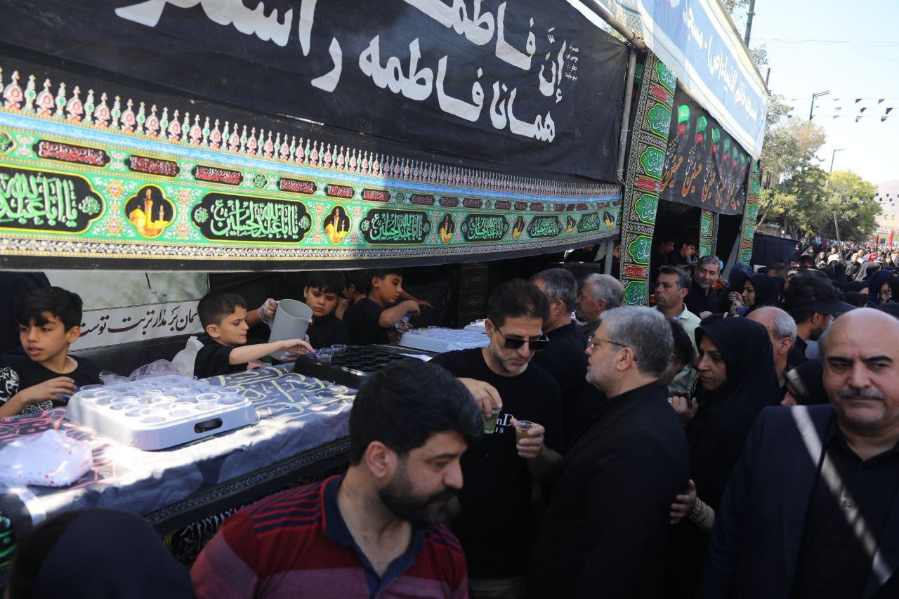 مراسم پیاده‌روی جاماندگان اربعین در مشهدمقدس با حضور شهردار