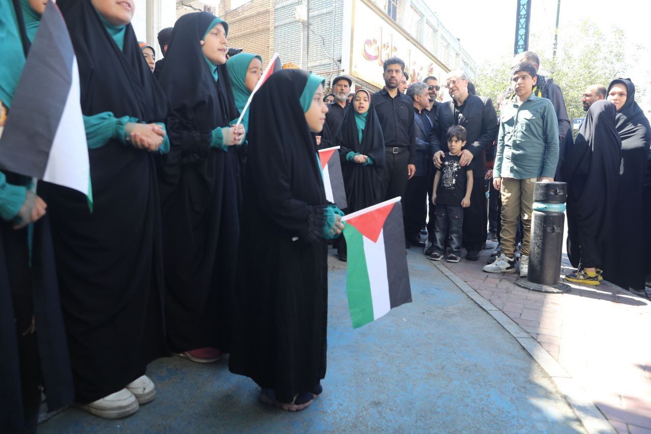 مراسم پیاده‌روی جاماندگان اربعین در مشهدمقدس با حضور شهردار