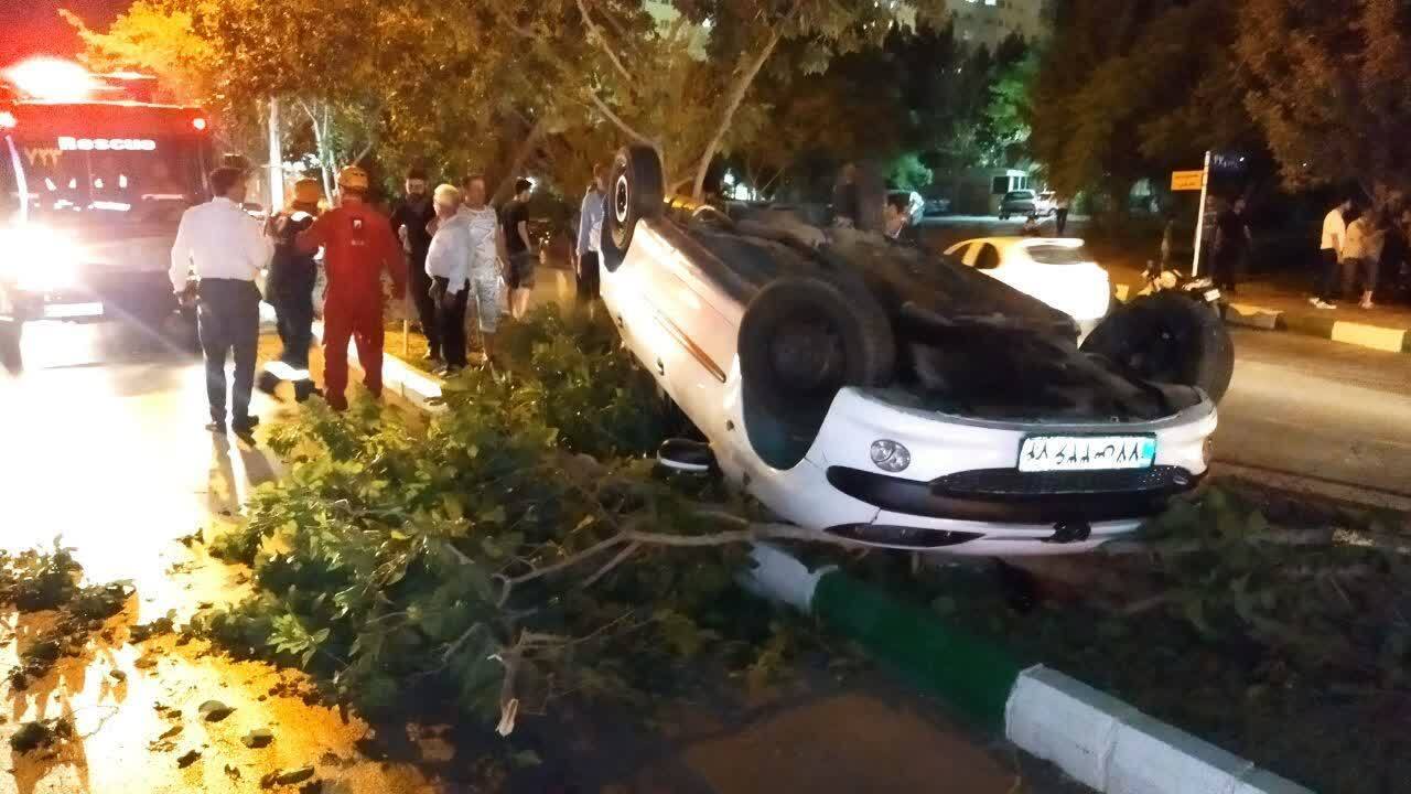 چهار حادثه واژگونی خودرو پژو ۲۰۶ در مشهد طی ۲۴ ساعت گذشته چهار حادثه واژگونی خودرو پژو ۲۰۶ در مشهد طی ۲۴ ساعت گذشته