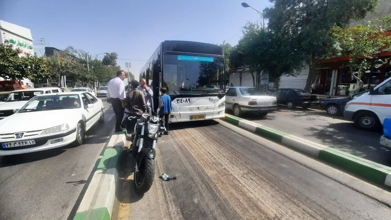 مصدومیت چهار مسافر بر اثر ورود غیرمجاز راکب موتوسیکلت به مسیر ویژه اتوبوس در مشهد(۷ شهریور ۱۴۰۳) مصدومیت چهار مسافر بر اثر ورود غیرمجاز راکب موتوسیکلت به مسیر ویژه اتوبوس در مشهد(۷ شهریور ۱۴۰۳)