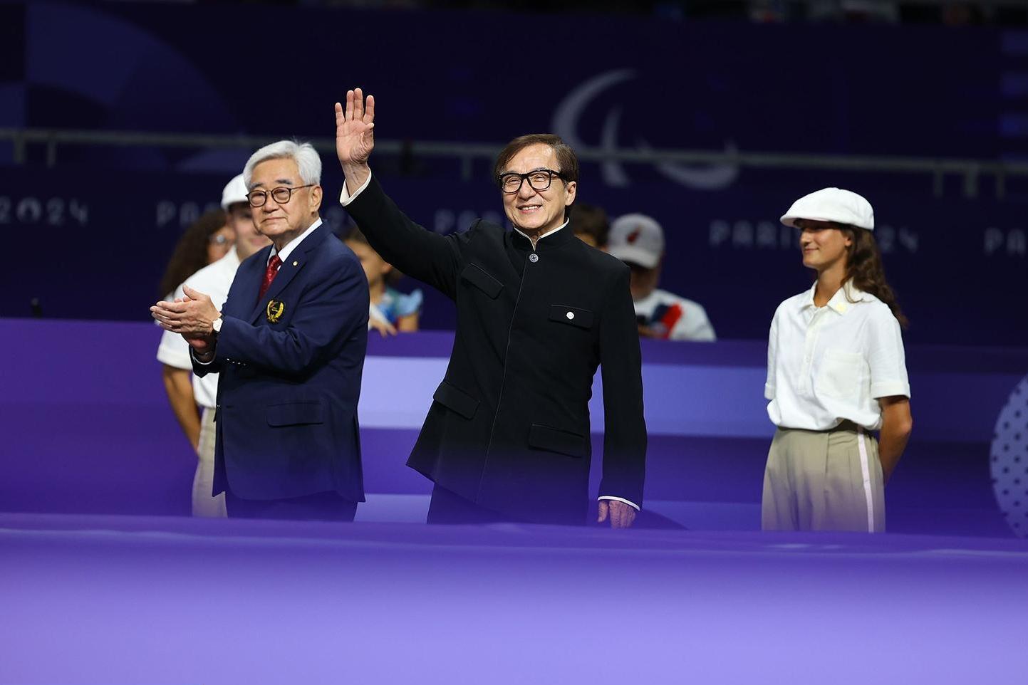 اهدای مدال نقره زهرا رحیمی، تکواندوکار پارالمیپکی ایران در پاریس توسط جکیچان + عکس و ویدئو (۹ شهریور ۱۴۰۳) اهدای مدال نقره زهرا رحیمی، تکواندوکار پارالمیپکی ایران در پاریس توسط جکیچان + عکس و ویدئو (۹ شهریور ۱۴۰۳)