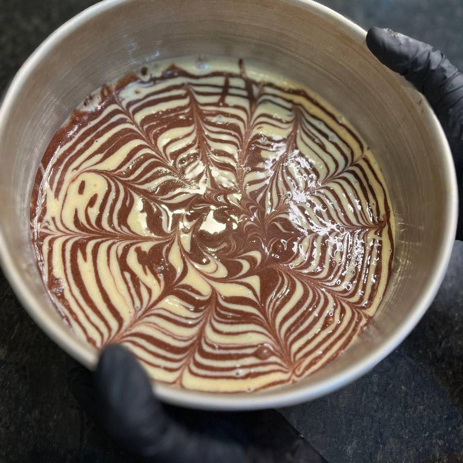 طرز تهیه مخصوص کیک زبرا در خانه + فیلم طرز تهیه مخصوص کیک زبرا در خانه + فیلم