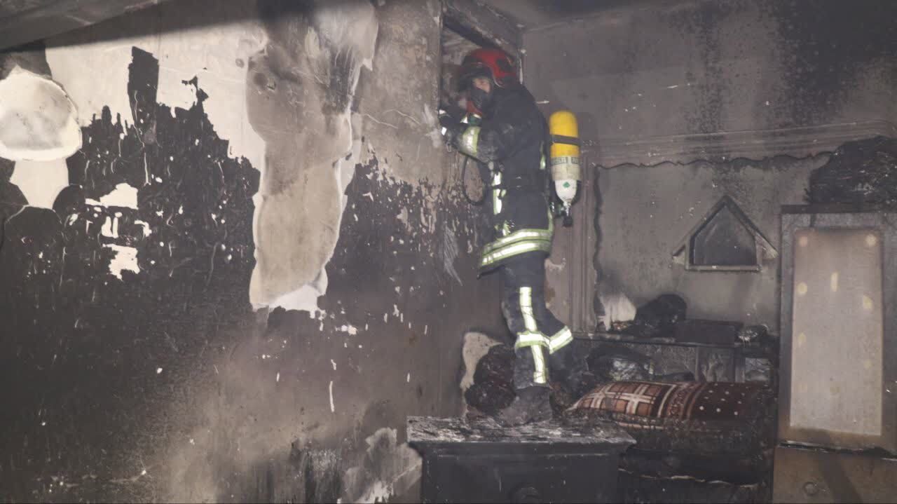 آتشسوزی منزل مسکونی در چهارراه مجلسی مشهد (چهارشنبه ۱۱ مهر ۱۴۰۳) آتشسوزی منزل مسکونی در چهارراه مجلسی مشهد (چهارشنبه ۱۱ مهر ۱۴۰۳)