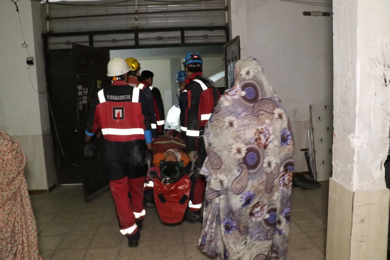 سقوط جوان مشهدی در چاله آسانسور (۱۶ مهر ۱۴۰۳) سقوط جوان مشهدی در چاله آسانسور (۱۶ مهر ۱۴۰۳)