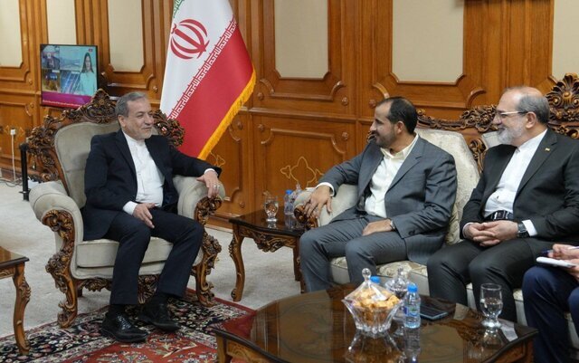 رایزنی رئیس هیات مذاکرهکننده دولت نجات ملی یمن با عراقچی در مسقط رایزنی رئیس هیات مذاکرهکننده دولت نجات ملی یمن با عراقچی در مسقط