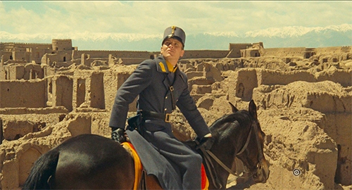 نشسته ام در انتظار این غبار بی سوار*