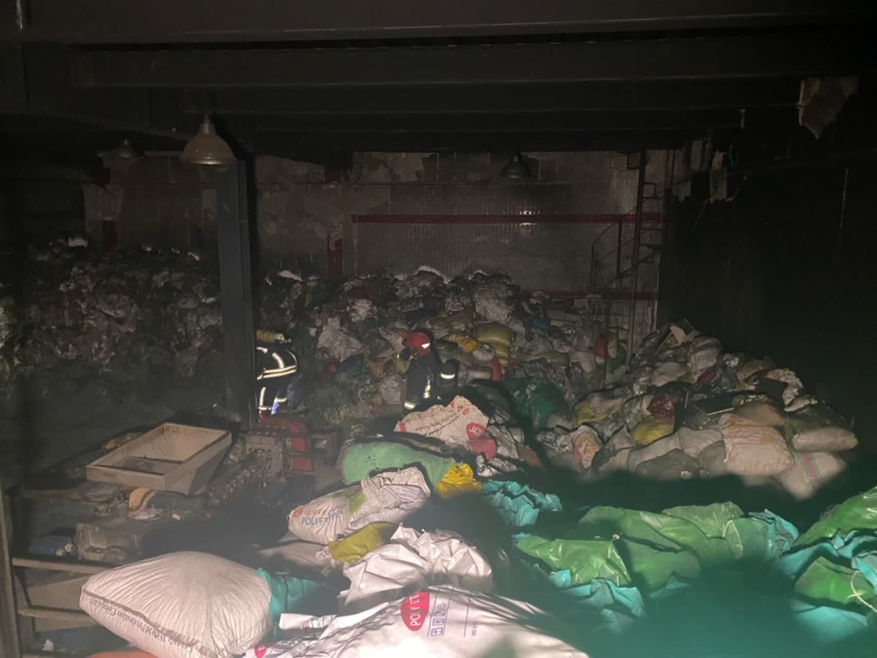 آتشسوزی گسترده یک کارگاه در بولوار پیامبر اعظم (۲۸ مهر ۱۴۰۳) آتشسوزی گسترده یک کارگاه در بولوار پیامبر اعظم (۲۸ مهر ۱۴۰۳)