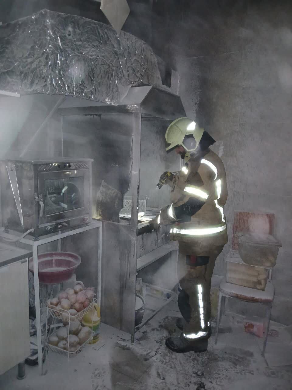 آتشسوزی مغازه فست فود در خیابان امام رضا(ع) مشهد (۲۸ مهر ۱۴۰۳) آتشسوزی مغازه فست فود در خیابان امام رضا(ع) مشهد (۲۸ مهر ۱۴۰۳)