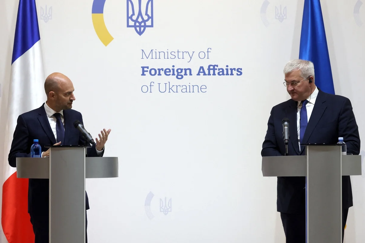 استقبال وزیر خارجه فرانسه از ایده دعوت اوکراین به ناتو استقبال وزیر خارجه فرانسه از ایده دعوت اوکراین به ناتو