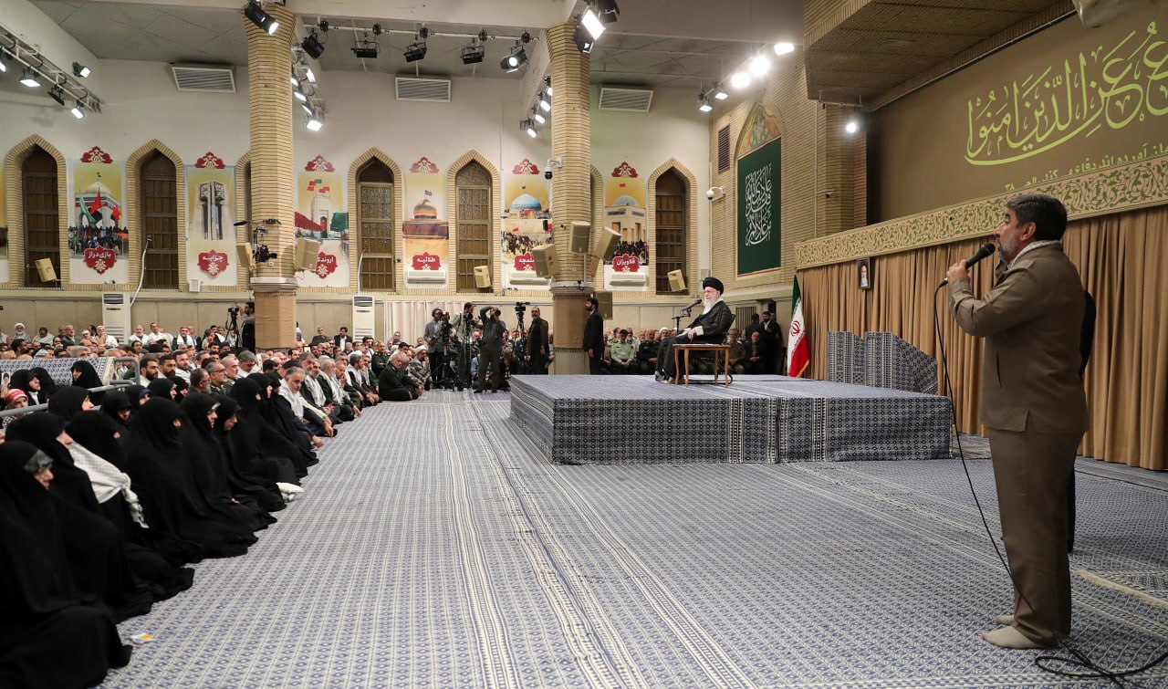 آغاز دیدار پیشکسوتان و فعالان دفاع مقدس و مقاومت با رهبر معظم انقلاب + ویدئو (۴ مهر ۱۴۰۳) آغاز دیدار پیشکسوتان و فعالان دفاع مقدس و مقاومت با رهبر معظم انقلاب + ویدئو (۴ مهر ۱۴۰۳)