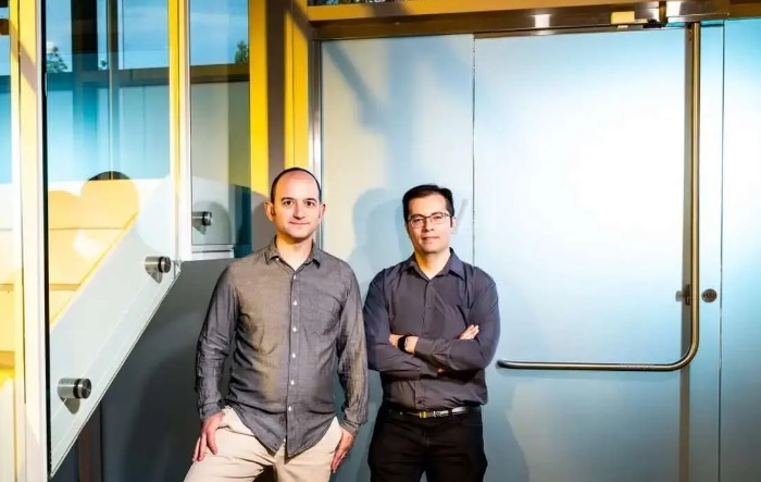 گوگل سه میلیارد دلار داد تا دوباره این نابغه را استخدام کند گوگل سه میلیارد دلار داد تا دوباره این نابغه را استخدام کند