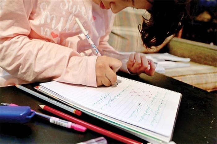 داستان همیشگی خانههای بچه دار: «ظرف بستنی و مشق نصفه» داستان همیشگی خانههای بچه دار: «ظرف بستنی و مشق نصفه»