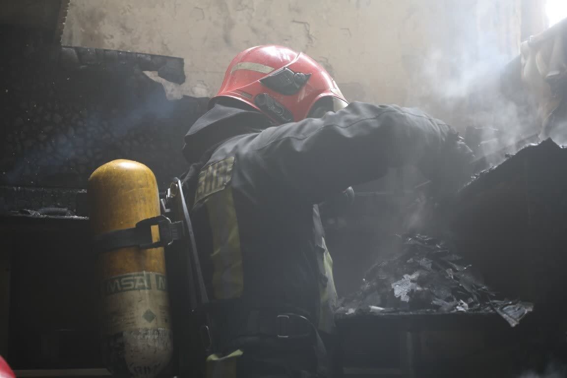 نجات چهار شهروند از حریق توسط آتش نشانان مشهدی (۱ آبان ۱۴۰۳) نجات چهار شهروند از حریق توسط آتش نشانان مشهدی (۱ آبان ۱۴۰۳)