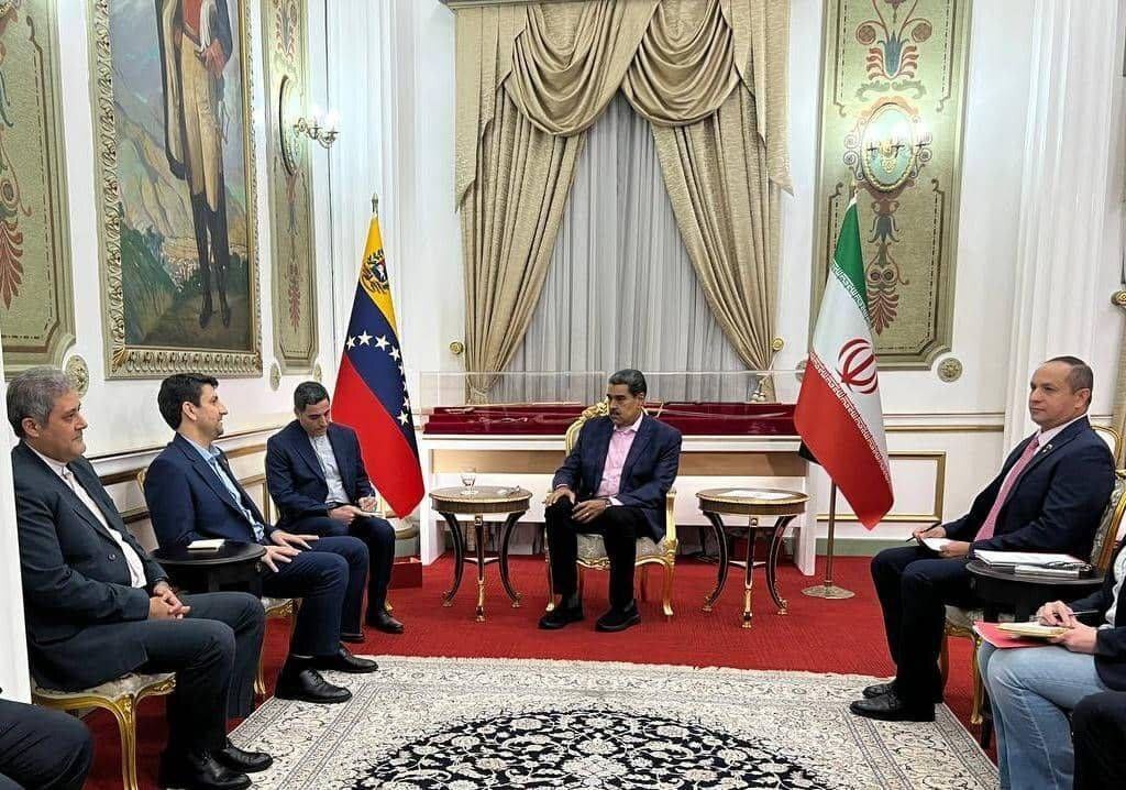 دیدارهای جداگانه وزیر ارتباطات ایران با روسای جمهور کوبا و ونزوئلا در هاوانا و کاراکاس دیدارهای جداگانه وزیر ارتباطات ایران با روسای جمهور کوبا و ونزوئلا در هاوانا و کاراکاس