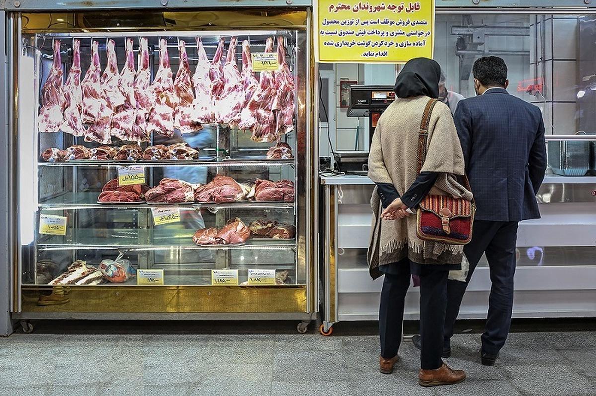 نوری قزلجه، وزیر جهاد کشاورزی، در حاشیه جلسه هیئت دولت گفت: در خصوص حمل‌ونقل هوایی گوشت، وقفه‌ای ایجاد شده بود که به‌سرعت با حمل‌ونقل عمومی در حال جبران است و هیچ مشکلی در این زمینه وجود ندارد.