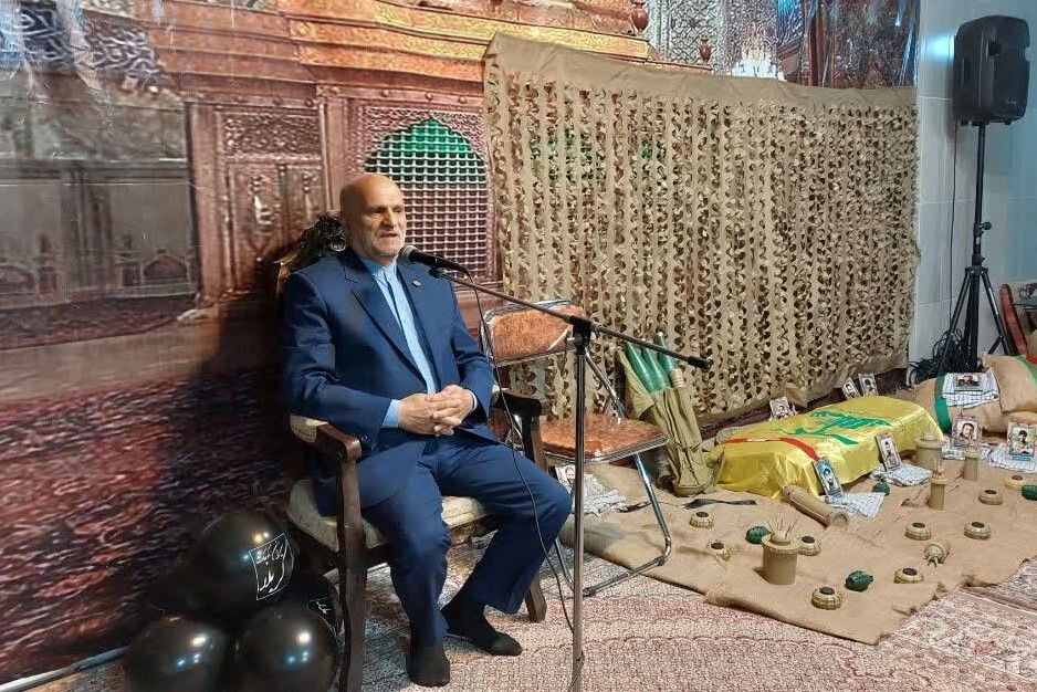 نخستین نشست «یاوران مقاومت فاطمی» ویژه دختران در مشهد برگزار شد | سیاهی چادر دختران باعث استمرار حرکت جبهه‌ی مقاومت است