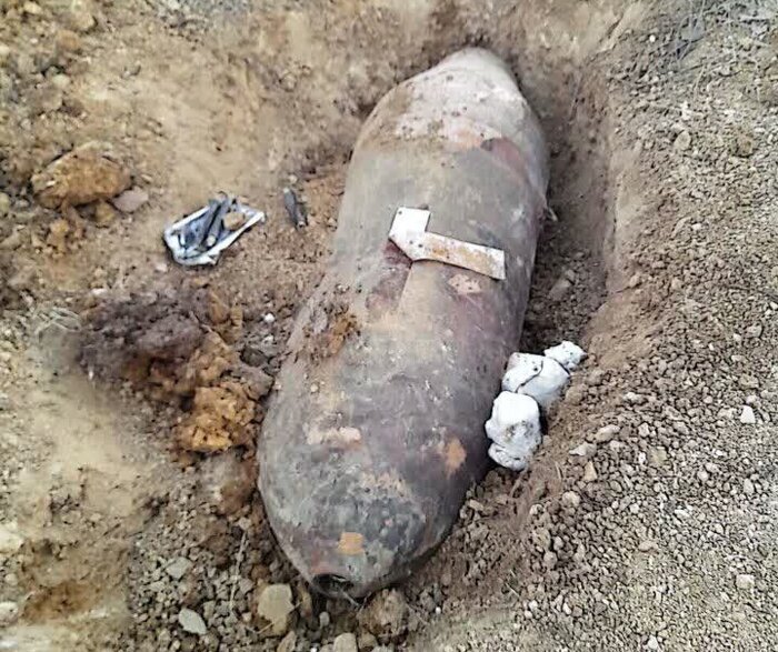 انهدام یک بمب تاریخی در روستای «امیرایوب» فارس انهدام یک بمب تاریخی در روستای «امیرایوب» فارس