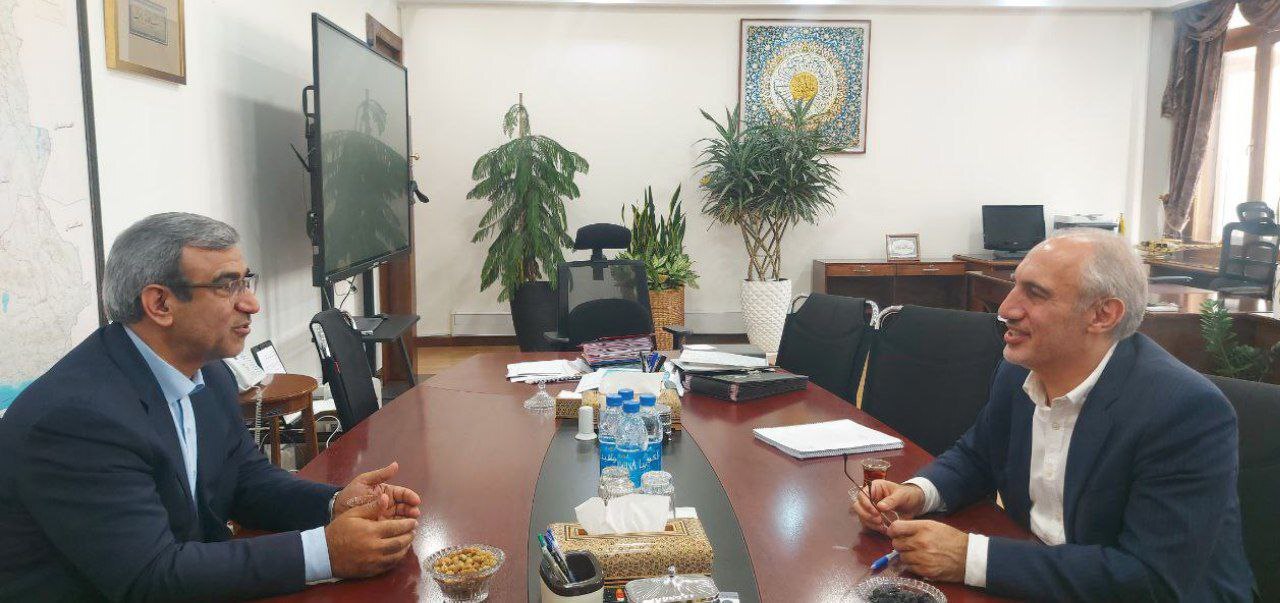 استاندار خراسان رضوی با رئیس سازمان برنامه و بودجه کشور دیدار و گفتگو کرد استاندار خراسان رضوی با رئیس سازمان برنامه و بودجه کشور دیدار و گفتگو کرد