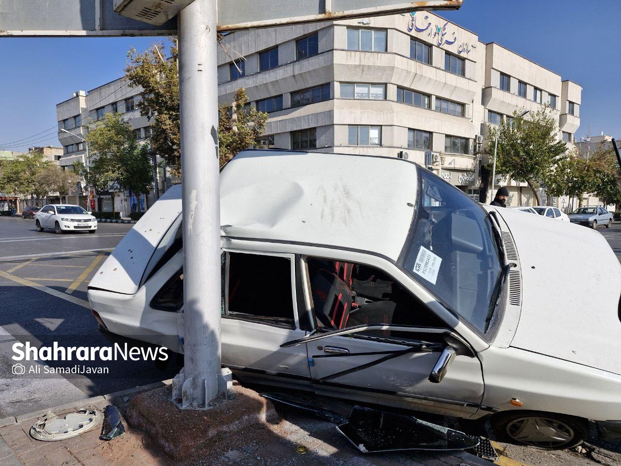 تصادف شدید پراید و کوییک در چهارراه دکترا مشهد+ عکس (۲۵ آبان ۱۴۰۳)