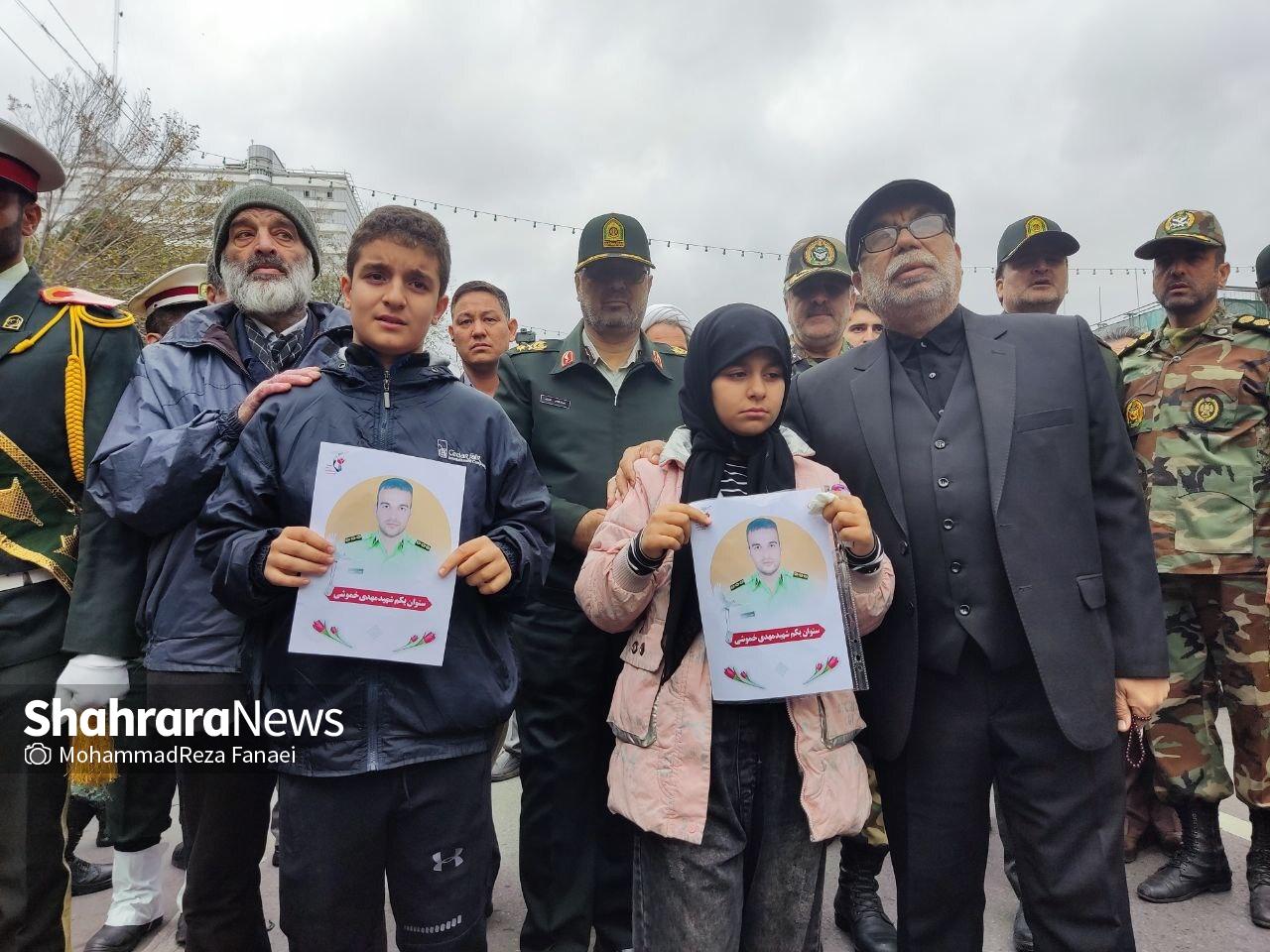 مراسم تشییع پیکر شهید خموشی از شهدای حادثه تروریستی تفتان در مشهدمقدس مراسم تشییع پیکر شهید خموشی از شهدای حادثه تروریستی تفتان در مشهدمقدس